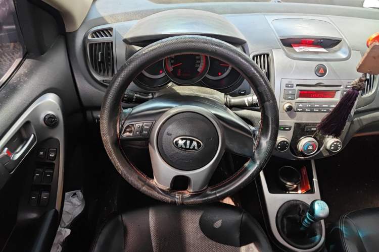 Used Kia Forte 2012 1.6L MT GLS Commemorative Edition Steering Wheel