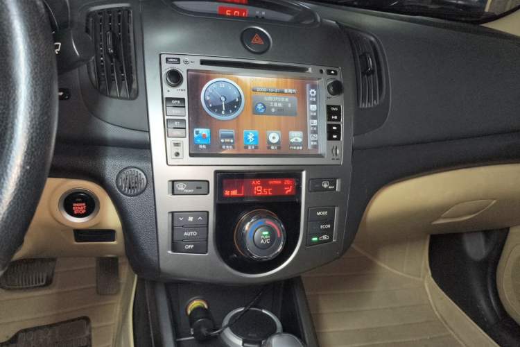 Used Kia Forte 2012 1.6L AT Premium Commemorative Edition Audio And AC Panel