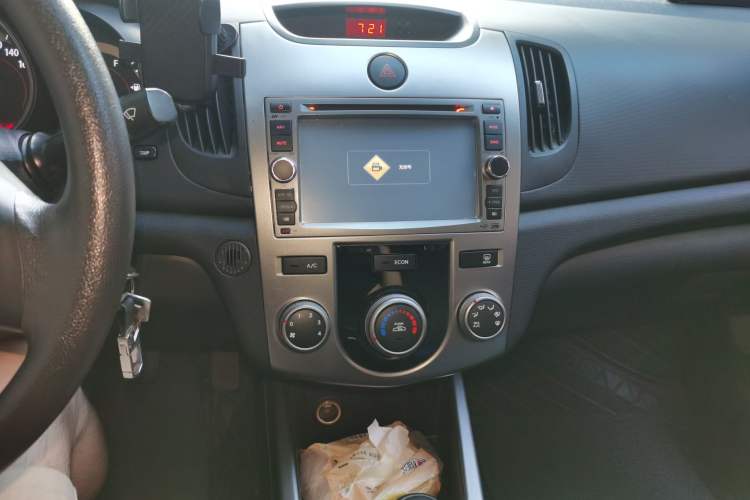Used Kia Forte 2012 1.6L MT GL Commemorative Edition Audio And AC Panel