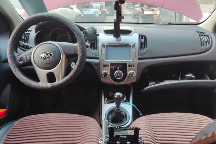 Used Kia Forte 2012 1.6L MT GL Commemorative Edition Center Console