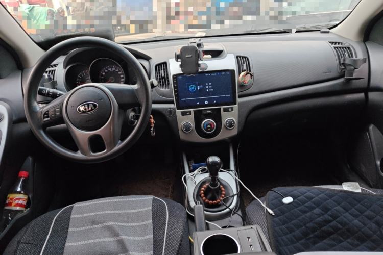 Used Kia Forte 2012 1.6L MT GL Commemorative Edition Center Console