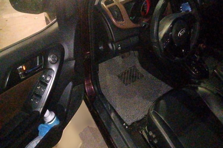 Used Kia Forte 2012 1.6L AT Premium Commemorative Edition Driver Seat