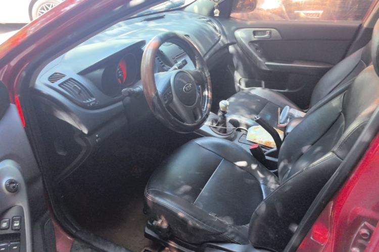 Used Kia Forte 2012 1.6L MT GLS Commemorative Edition Driver Seat