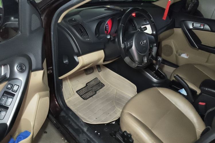 Used Kia Forte 2012 1.6L AT Premium Commemorative Edition Driver Seat