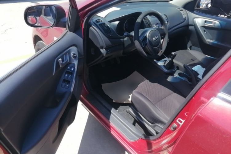 Used Kia Forte 2012 1.6L MT GL Commemorative Edition Driver Seat