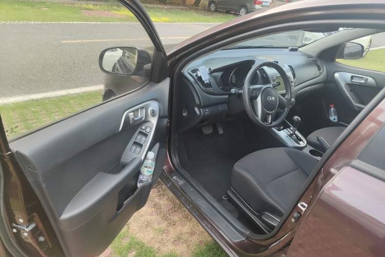 Used Kia Forte 2012 1.6L AT GL Commemorative Edition Driver Seat