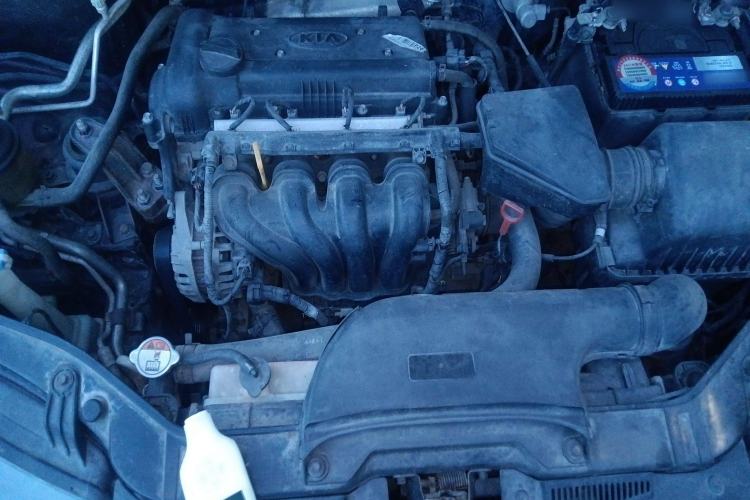 Used Kia Forte 2012 1.6L AT Premium Commemorative Edition Engine Bay