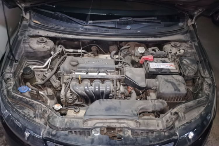 Used Kia Forte 2012 1.6L AT Premium Commemorative Edition Engine Bay