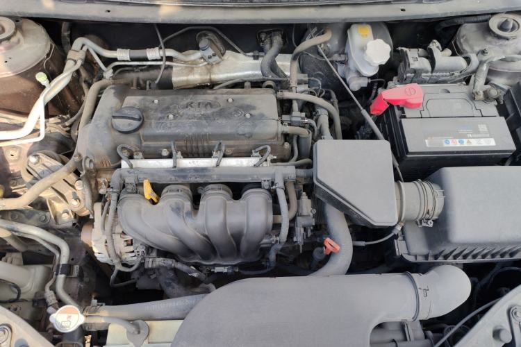 Used Kia Forte 2012 1.6L AT GL Commemorative Edition Engine Bay