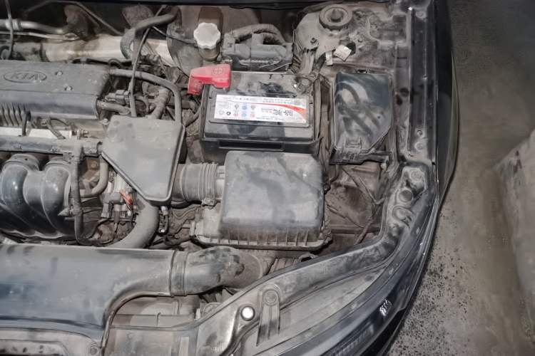 Used Kia Forte 2012 1.6L AT Premium Commemorative Edition Engine Bay Left