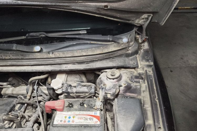 Used Kia Forte 2012 1.6L AT Premium Commemorative Edition Engine Bay Left