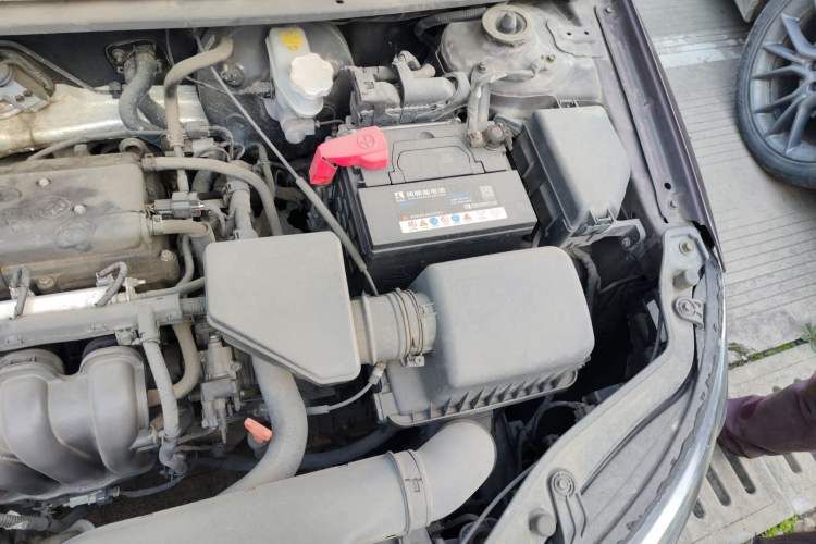 Used Kia Forte 2012 1.6L AT GL Commemorative Edition Engine Bay Left