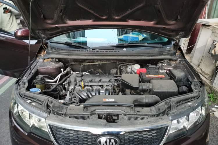 Used Kia Forte 2012 1.6L MT GL Commemorative Edition Engine Bay