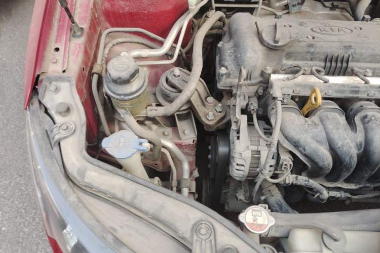 Used Kia Forte 2012 1.6L MT GL Commemorative Edition Engine Bay Right