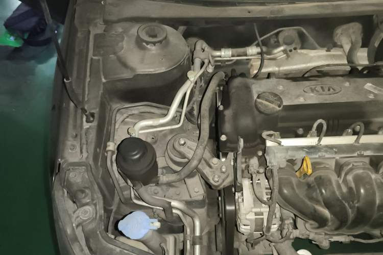 Used Kia Forte 2012 1.6L AT Premium Commemorative Edition Engine Bay Right