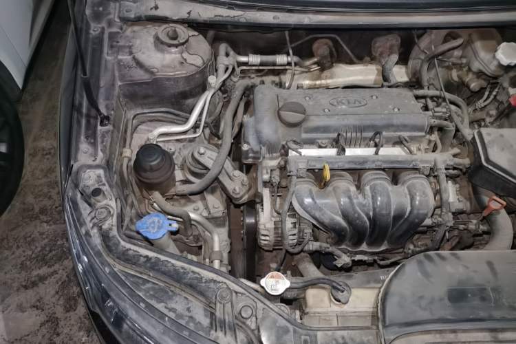 Used Kia Forte 2012 1.6L AT Premium Commemorative Edition Engine Bay Right