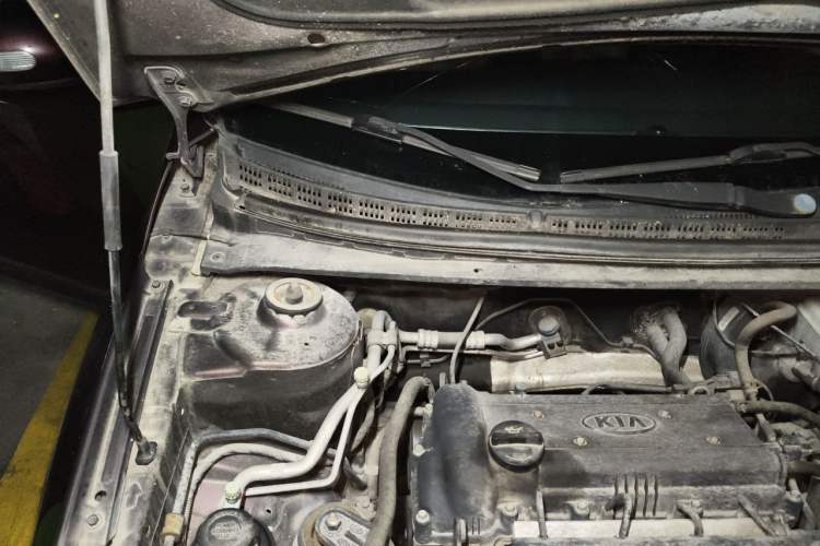Used Kia Forte 2012 1.6L AT Premium Commemorative Edition Engine Bay Right