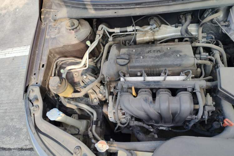 Used Kia Forte 2012 1.6L AT GL Commemorative Edition Engine Bay Right