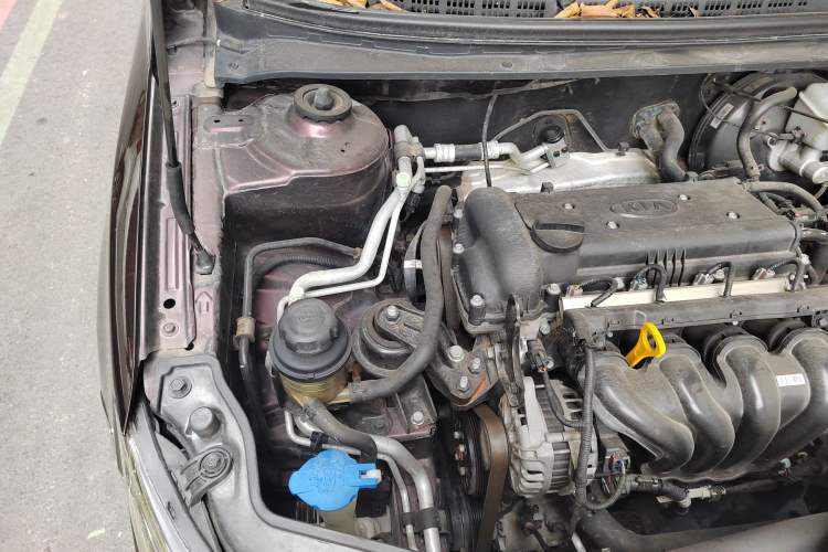 Used Kia Forte 2012 1.6L MT GL Commemorative Edition Engine Bay Right