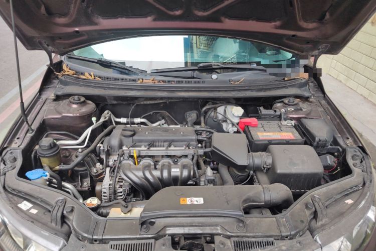 Used Kia Forte 2012 1.6L MT GL Commemorative Edition Engine Bay