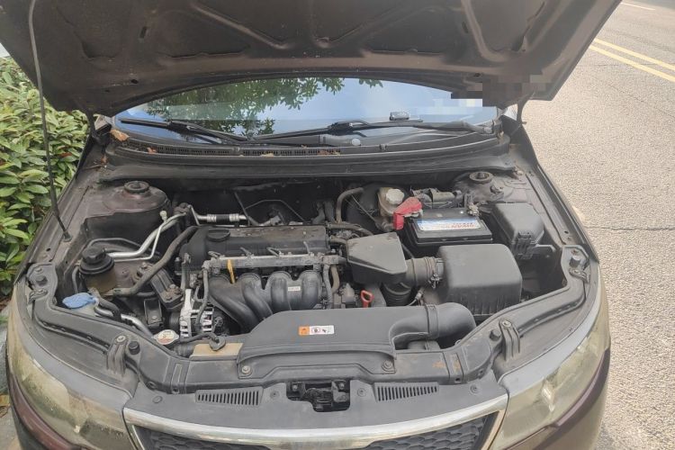 Used Kia Forte 2012 1.6L AT GL Commemorative Edition Engine Bay