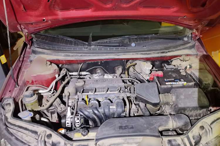 Used Kia Forte 2012 1.6L MT GL Commemorative Edition Engine Bay