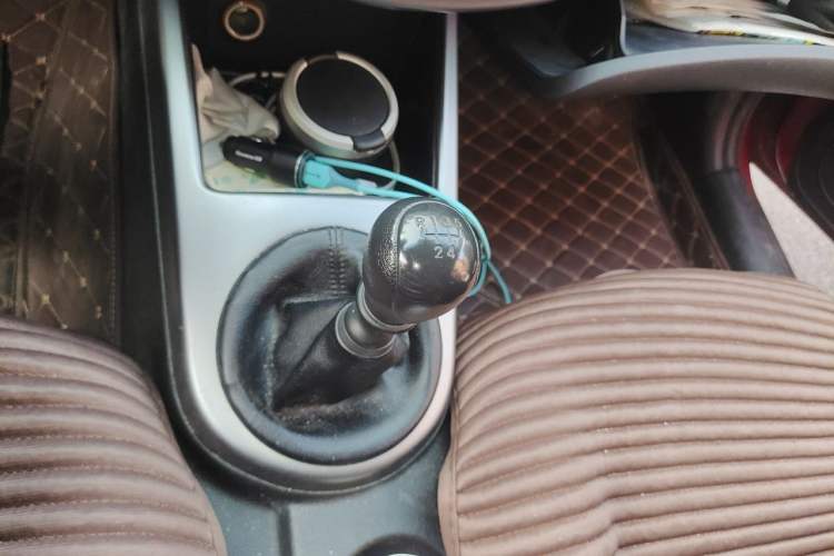 Used Kia Forte 2012 1.6L MT GL Commemorative Edition Gear Lever