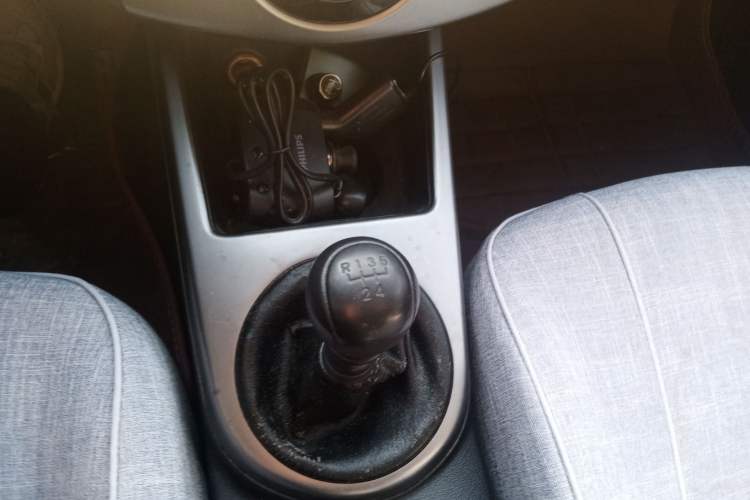 Used Kia Forte 2012 1.6L MT GL Commemorative Edition Gear Lever