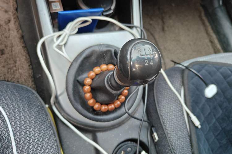 Used Kia Forte 2012 1.6L MT GL Commemorative Edition Gear Lever