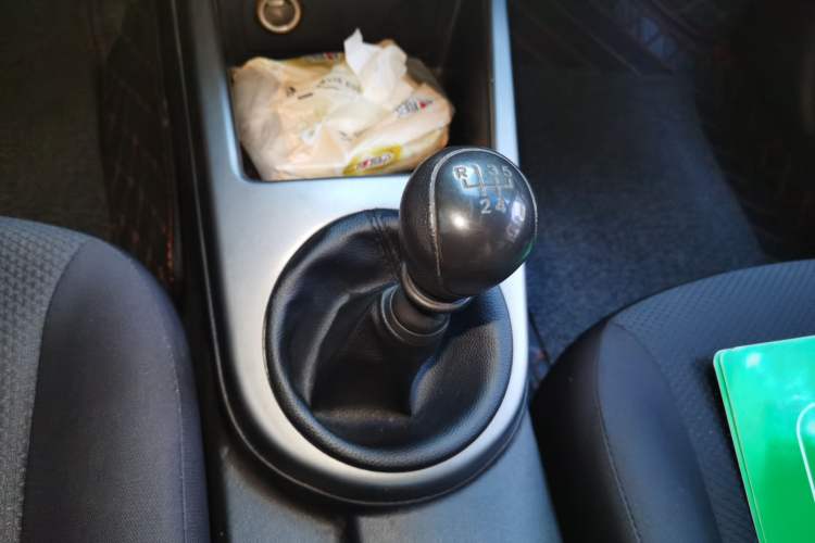 Used Kia Forte 2012 1.6L MT GL Commemorative Edition Gear Lever