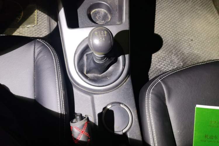 Used Kia Forte 2012 1.6L MT GL Commemorative Edition Gear Lever