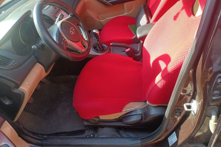 Used Kia Forte 2012 1.6L MT GLS Commemorative Edition Left Front Seat