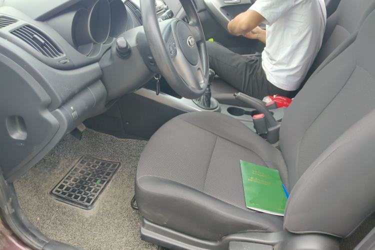 Used Kia Forte 2012 1.6L MT GL Commemorative Edition Left Front Seat