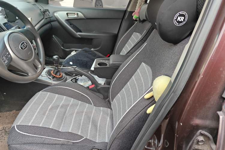 Used Kia Forte 2012 1.6L MT GL Commemorative Edition Left Front Seat