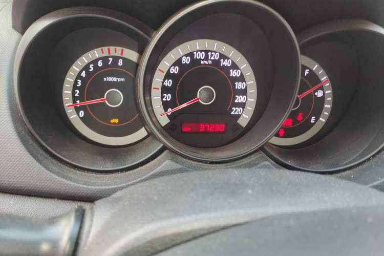 Used Kia Forte 2012 1.6L MT GL Commemorative Edition Odometer Close Up