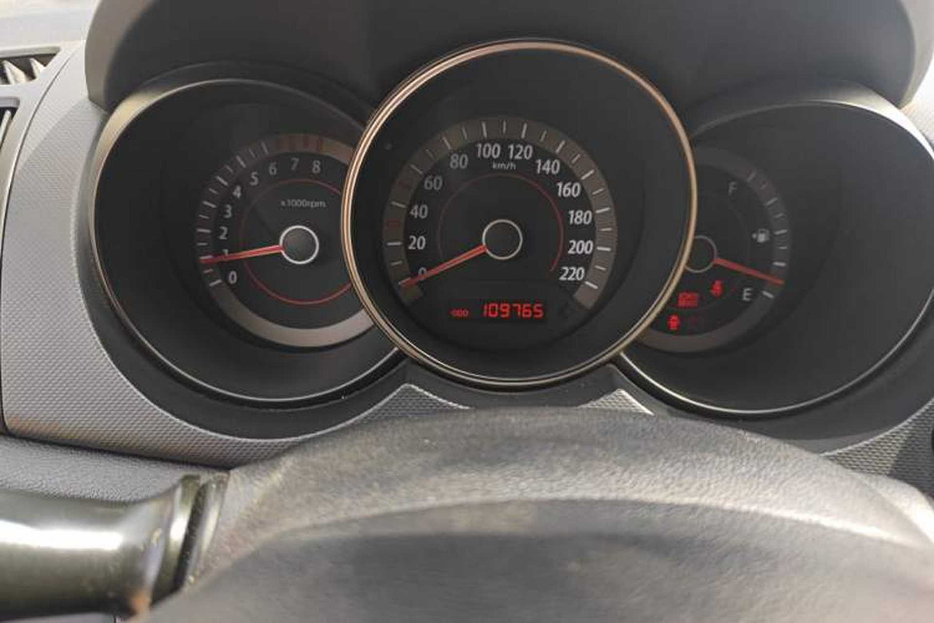 Used Kia Forte 2012 1.6L MT GL Commemorative Edition Odometer Close Up