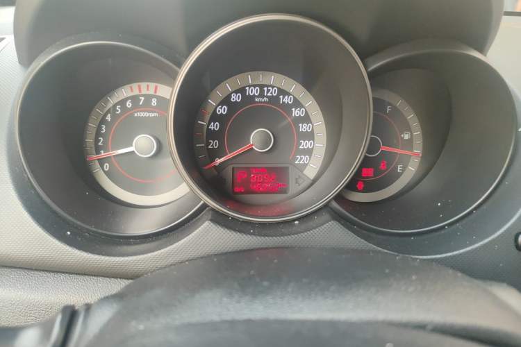 Used Kia Forte 2012 1.6L AT GL Commemorative Edition Odometer Close Up