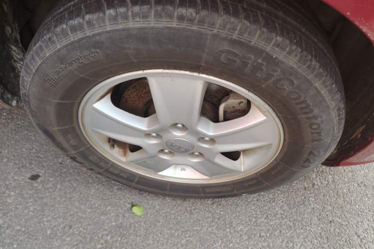 Used Kia Forte 2012 1.6L MT GL Commemorative Edition Right Front Wheel Hub
