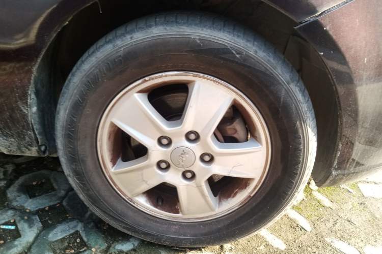 Used Kia Forte 2012 1.6L MT GL Commemorative Edition Right Front Wheel Hub