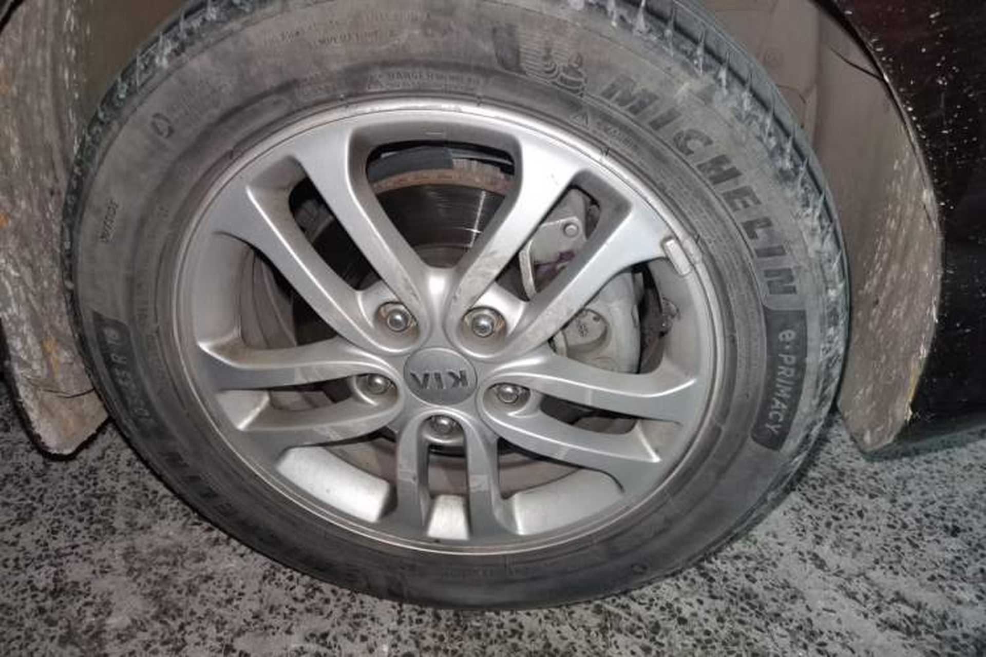 Used Kia Forte 2012 1.6L AT Premium Commemorative Edition Right Front Wheel Hub