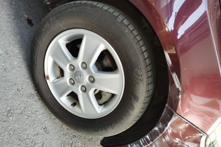 Used Kia Forte 2012 1.6L MT GL Commemorative Edition Right Front Wheel Hub