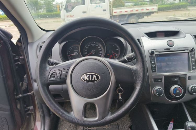 Used Kia Forte 2012 1.6L MT GL Commemorative Edition Steering Wheel