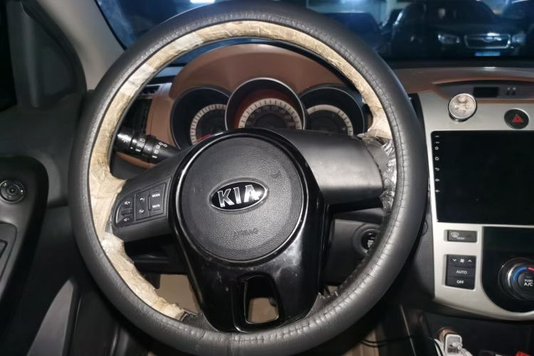 Used Kia Forte 2012 1.6L AT Premium Commemorative Edition Steering Wheel