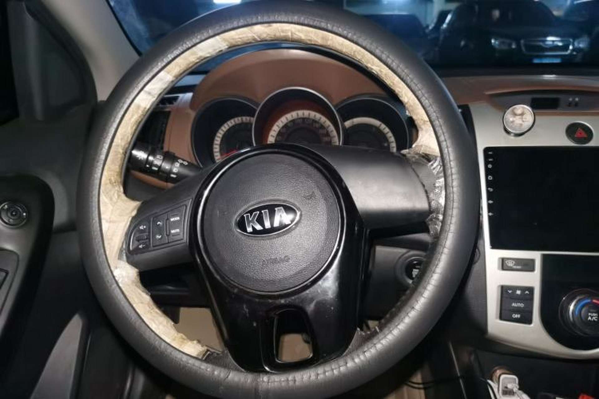 Used Kia Forte 2012 1.6L AT Premium Commemorative Edition Steering Wheel