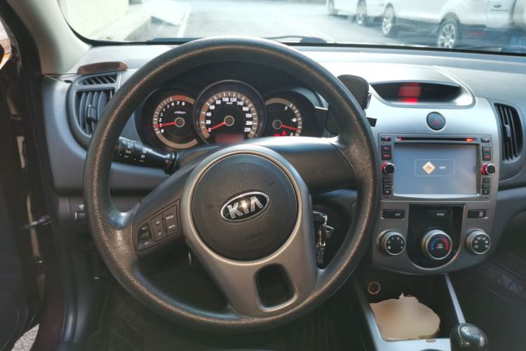 Used Kia Forte 2012 1.6L MT GL Commemorative Edition Steering Wheel