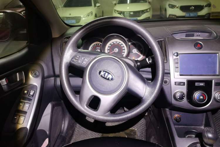 Used Kia Forte 2012 1.6L MT GL Commemorative Edition Steering Wheel