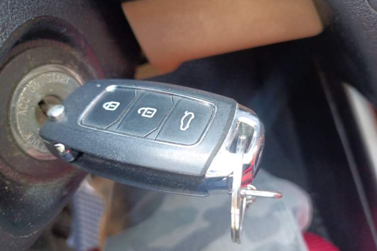 Used Kia Forte 2012 1.6L MT GLS Commemorative Edition Vehicle Key