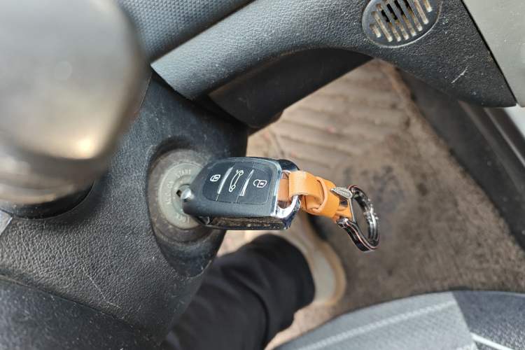 Used Kia Forte 2012 1.6L MT GL Commemorative Edition Vehicle Key