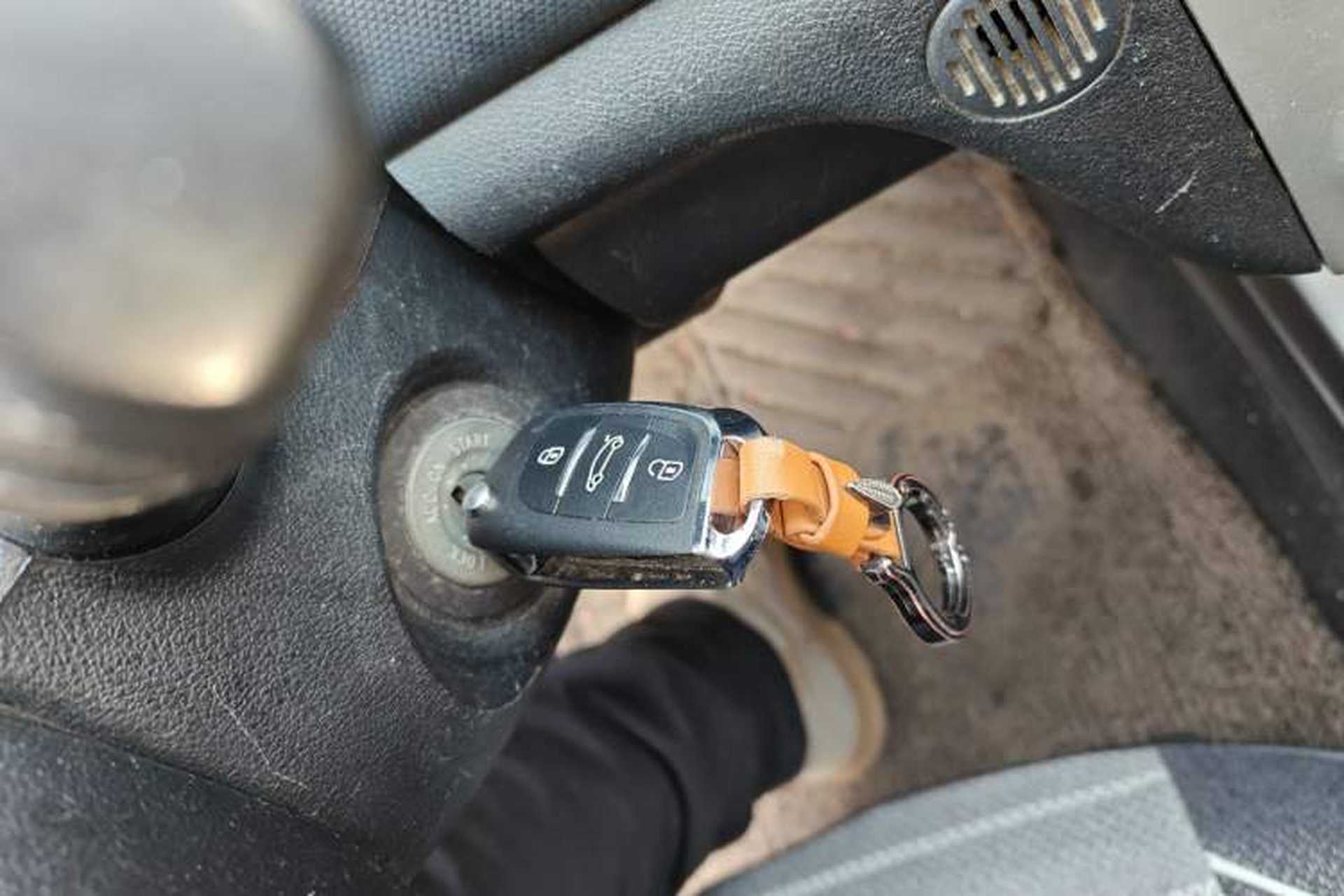 Used Kia Forte 2012 1.6L MT GL Commemorative Edition Vehicle Key