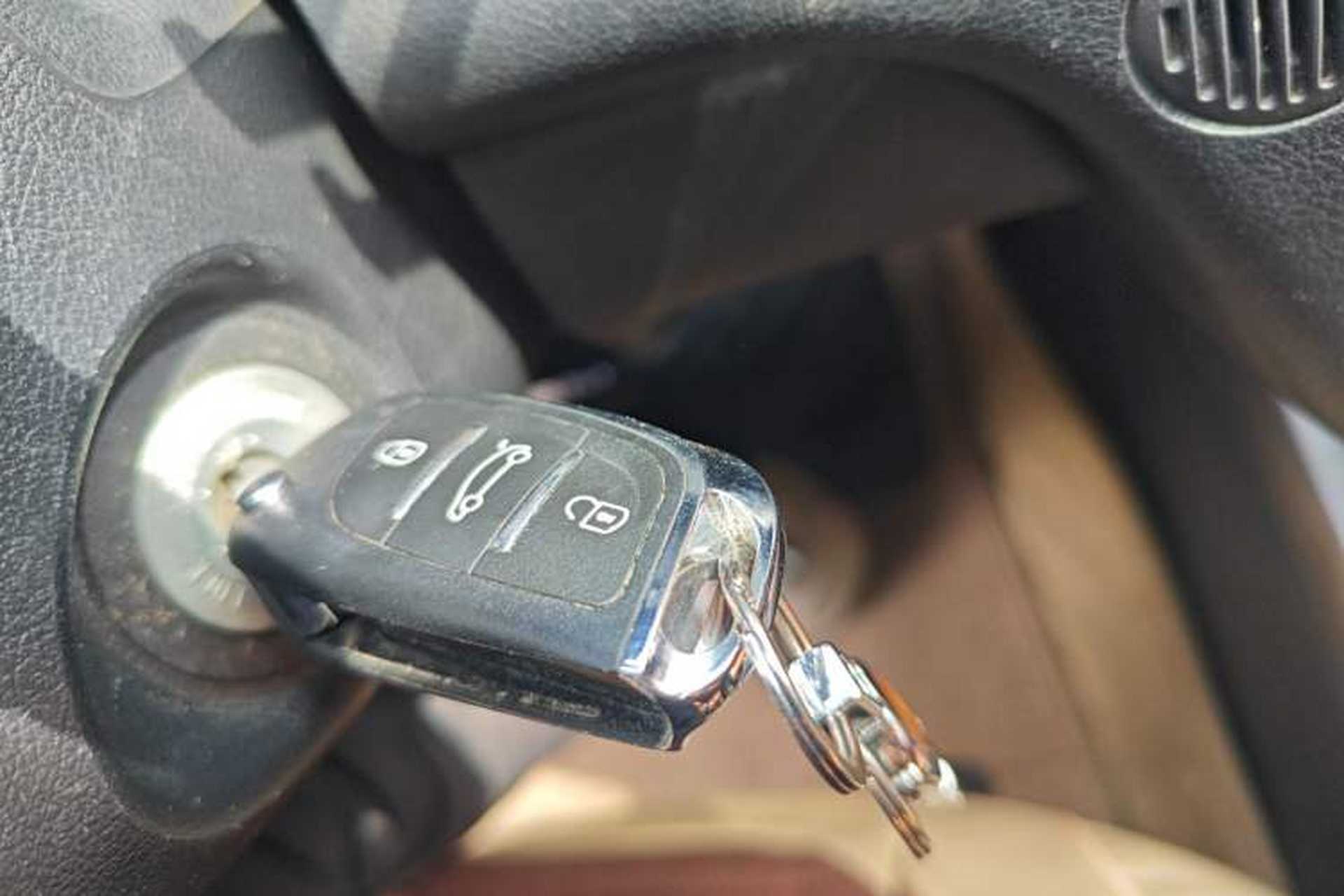 Used Kia Forte 2012 1.6L MT GL Commemorative Edition Vehicle Key